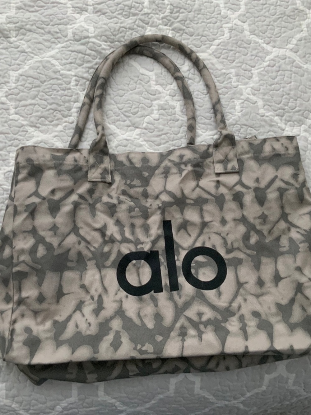 Large alo yoga tote